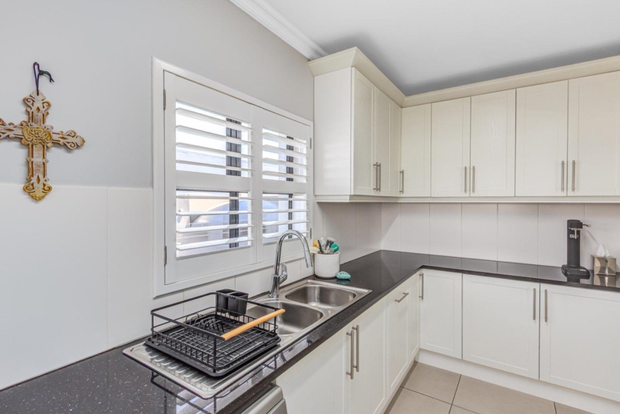 5 Bedroom Property for Sale in Kingswood Golf Estate Western Cape